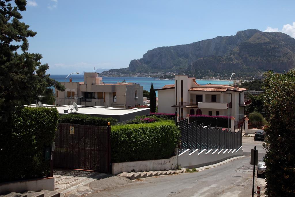Halley House Mondello Exterior photo